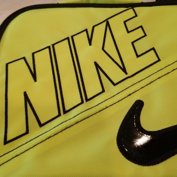 Nike Insulated Lunch Bag - Picture 6 of 8